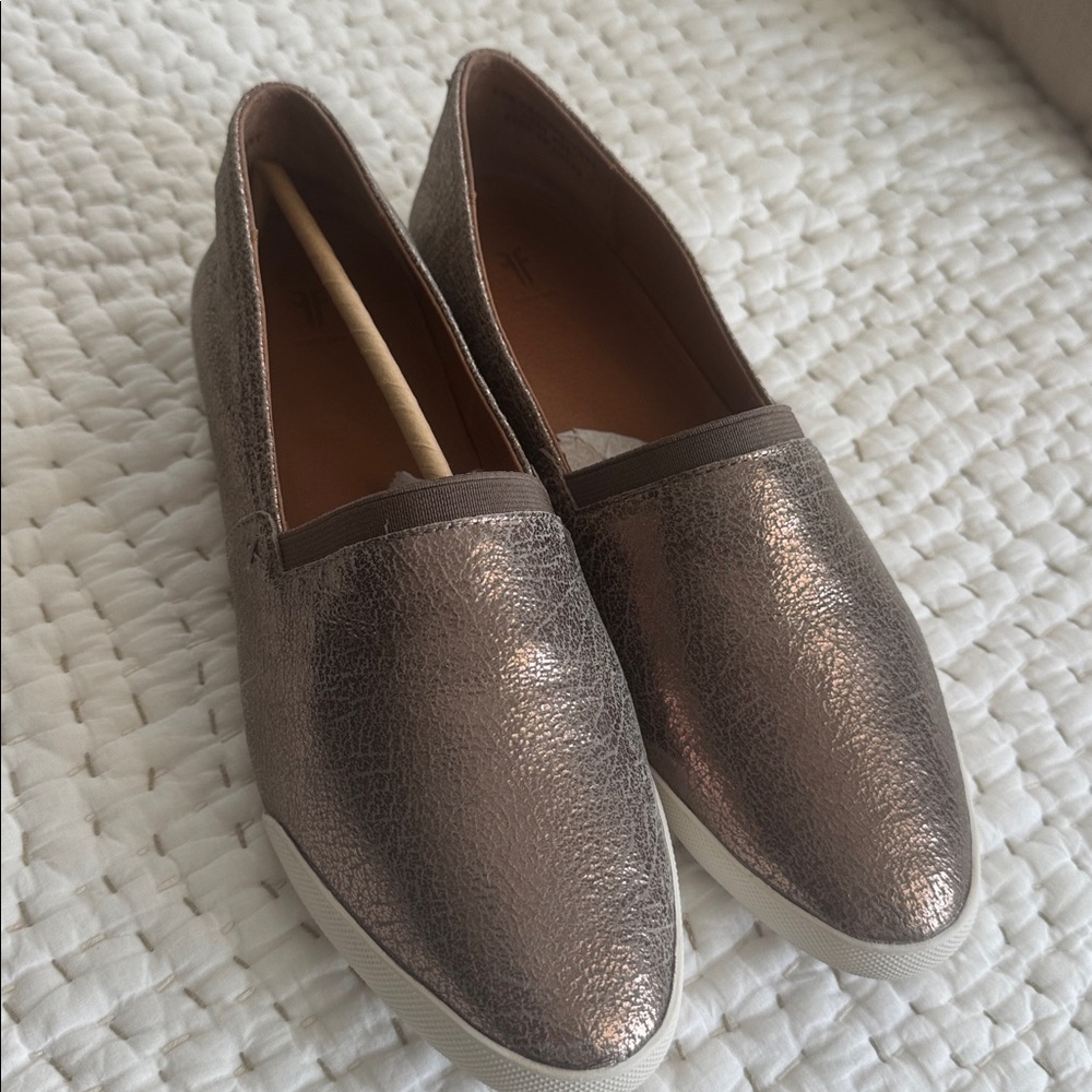 Frye Melanie Slip-On in Pewter - Picture 7 of 8